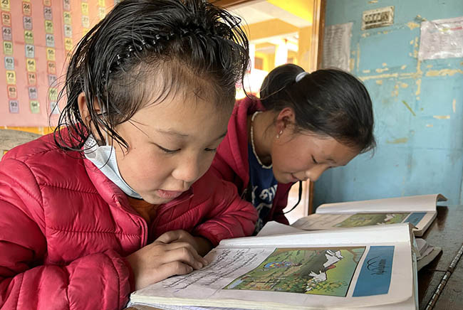 Tibet Reading