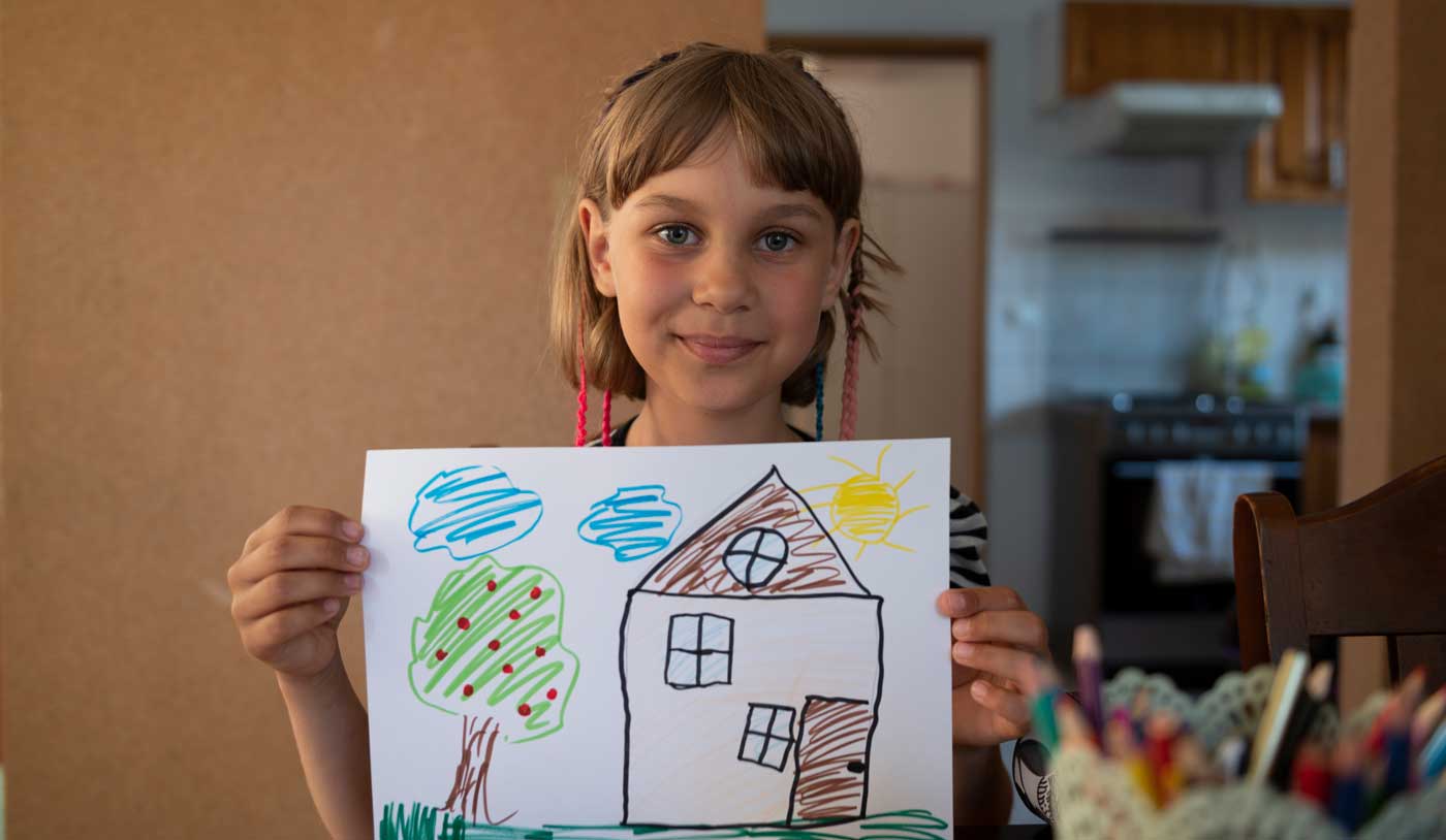 Displaced Ukrainian Children art therapy