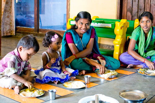 Children having lunch in Nagapattinam, India