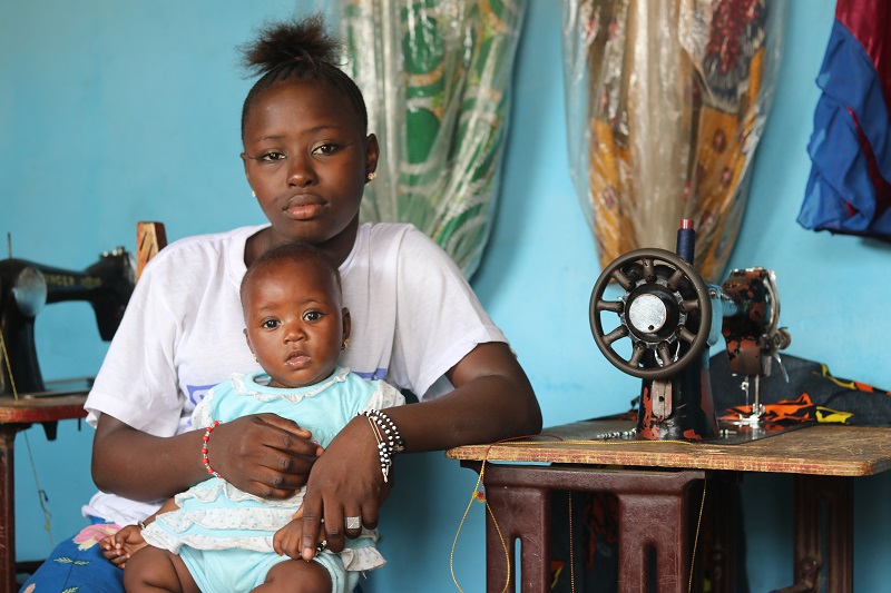 Femme et enfant en Côte d'Ivoire