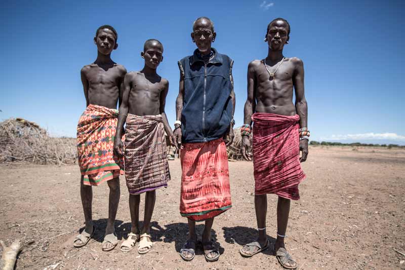 Holathura Eisimuobanai and his sons in Rarima 