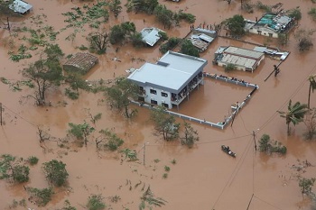 Rues inondées au Mozambique