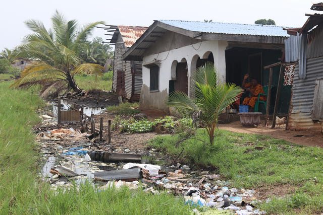 A vulnerable makeshift slum-house in Liberia