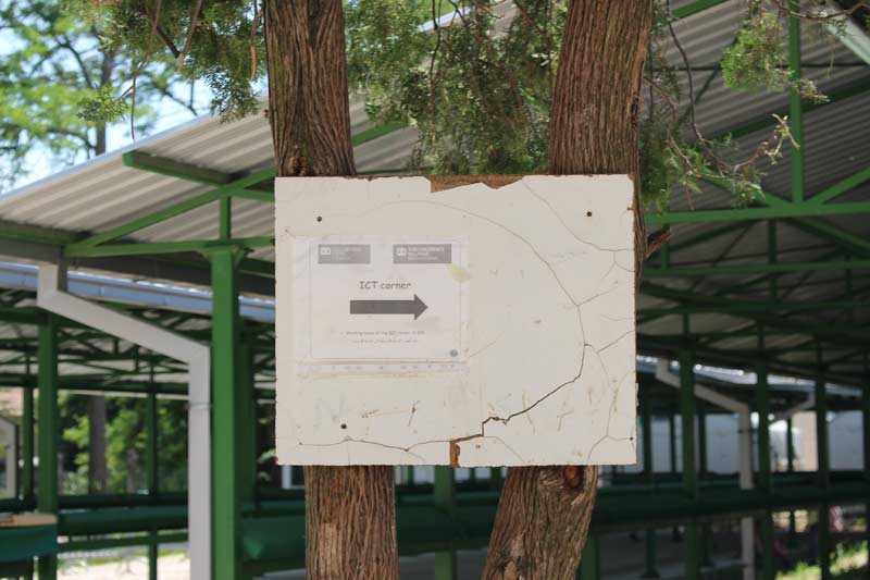 Les participants sont informés des activités via des affiches dans le centre d'accueil et les chefs de chambre.