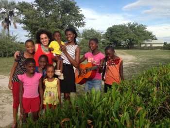 Amanda Martinez avec sa famille SOS