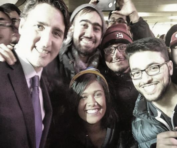 Étudiants avec le premier ministre Justin Trudeau