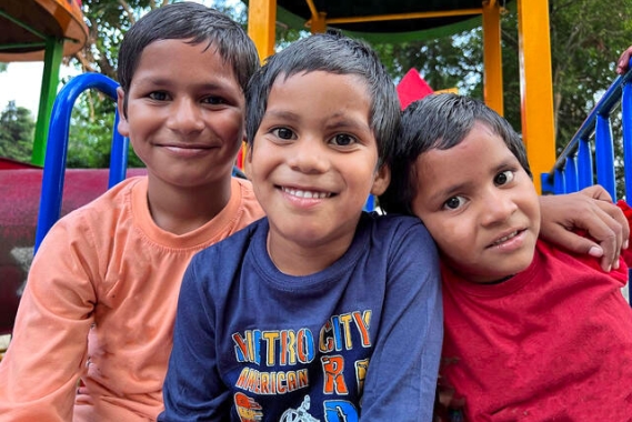India_siblings_600w