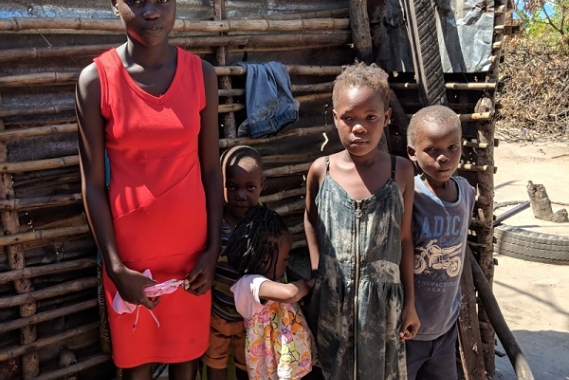 Famille en difficulté après le cyclone Idai