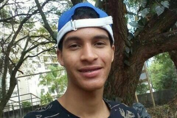 Young house painter participating in YouthCan! Brazil