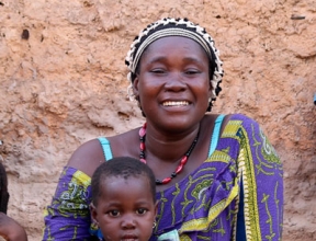 Burkina-Faso mother and child