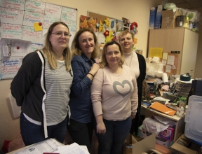 Dasha et les femmes du centre de soins Happy Baby en Biélorussie