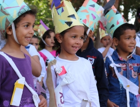 Jeune fille souriante