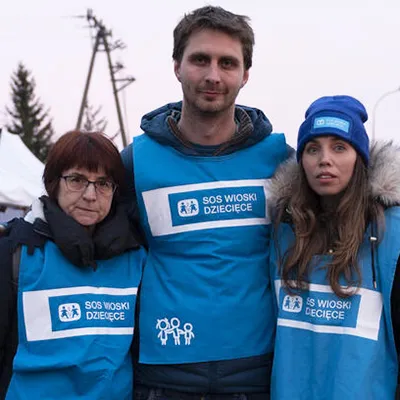 Ukraine Emergency Staff on the ground helping children