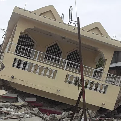 haiti_les-cayes_2021-earthquake_damaged-home